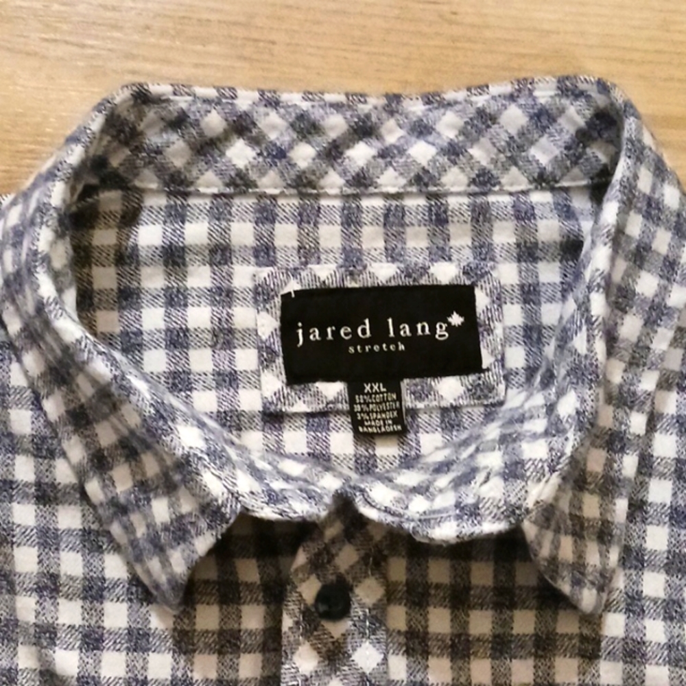 Man's Jared Lang Size XL White and Navy herringbone plaid